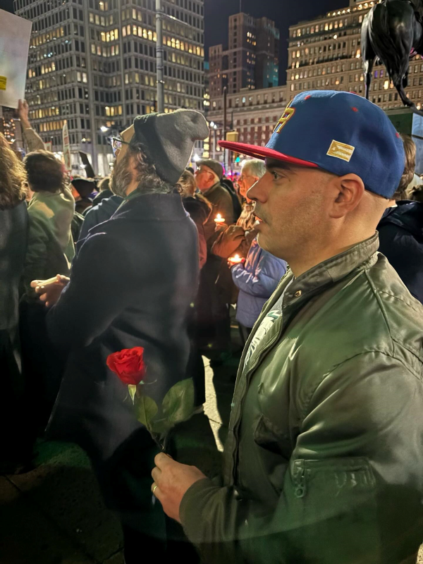 Photo of Pablo at the tribute for Renee Nicole Good