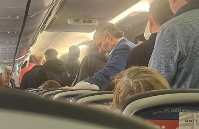 "Cancun Cruz strikes again" - Ted Cruz on a flight leaving Texas