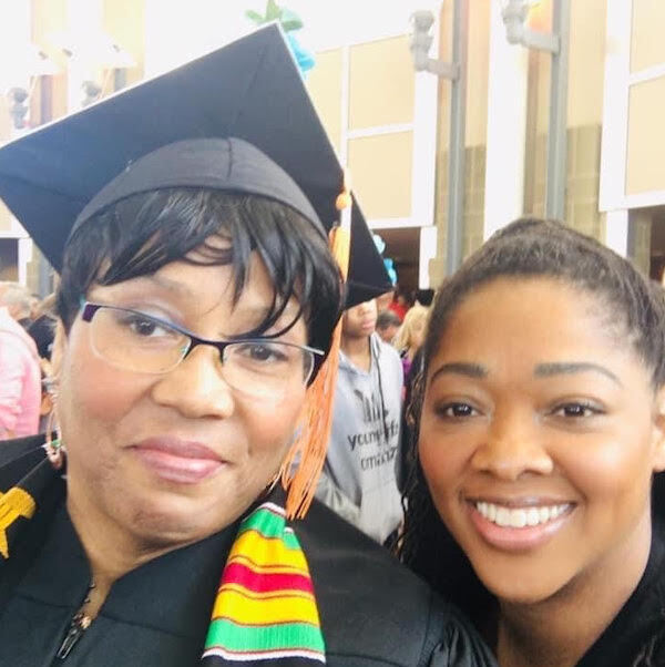 Image of Alisha and her mom Beverly 